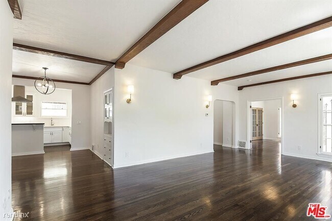 Foto del edificio - 3 br, 2 bath Condo - 5315 W 8th St
