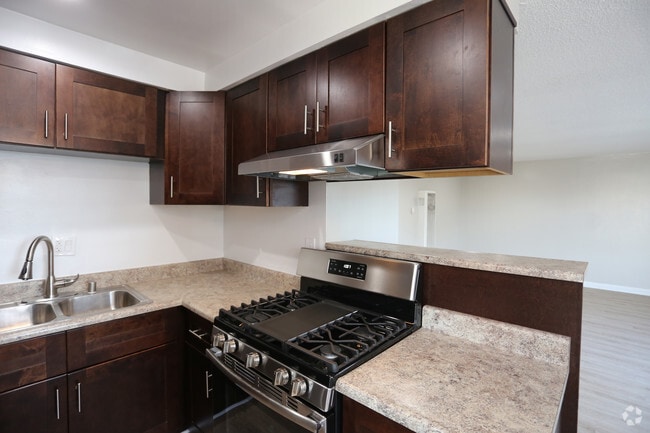 1BR, 1BA-575 SF - Citrus Court