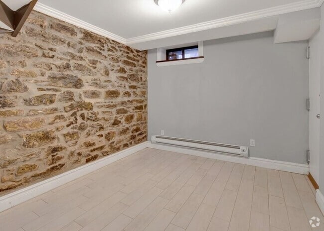 Building Photo - 250 Mott St