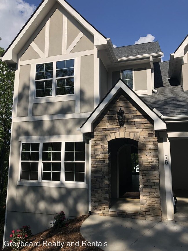 Building Photo - 3 br, 3 bath House - 78 Tudor Way