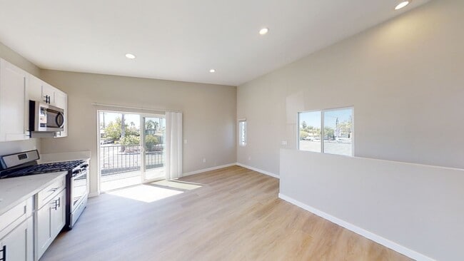 Foto del edificio - 4 BD/2BA on the Corner of Montezuma & La D...