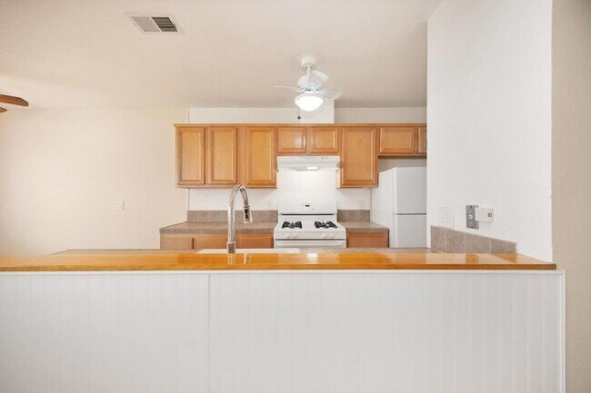 Building Photo - 3763 Sapphire Dr