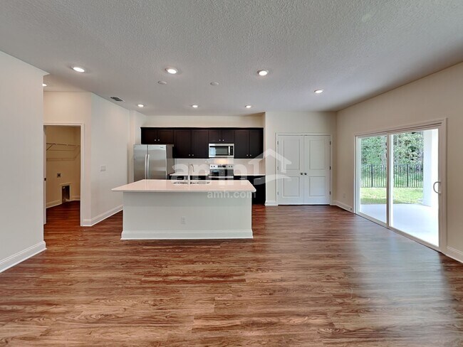 Foto del edificio - 12721 Percy Ln