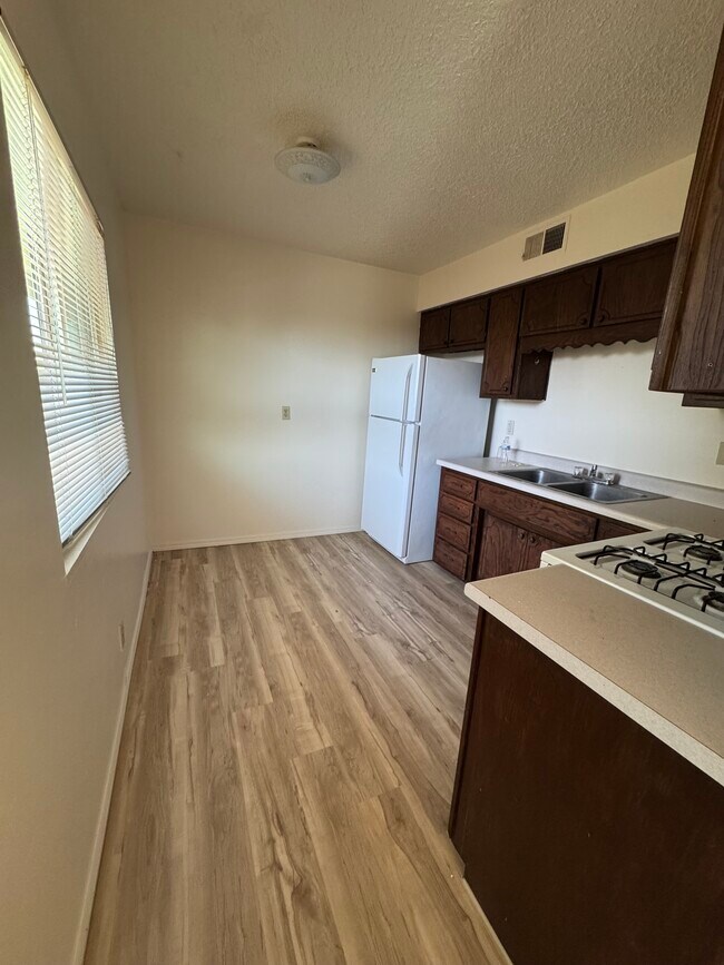 Foto del edificio - 13401 Fruit Ave NE