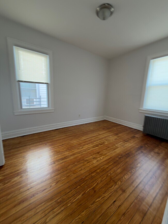 Building Photo - 276 Winfield Ave