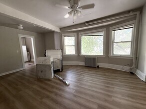 Building Photo - 201 N Pinckney St