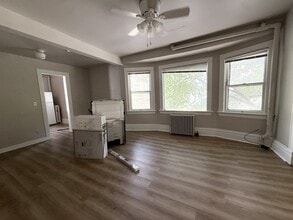 Building Photo - 201 N Pinckney St