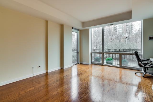 Foto del edificio - 3 bedroom in Chicago IL 60616