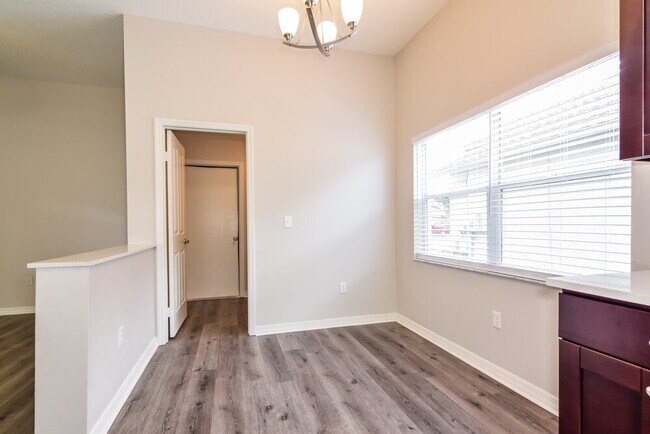 Foto del edificio - 2028 Cattleman Dr