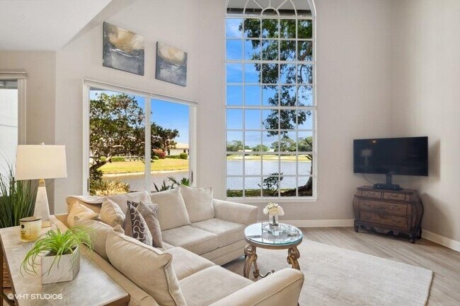 Foto del edificio - 7376 Pine Creek Way