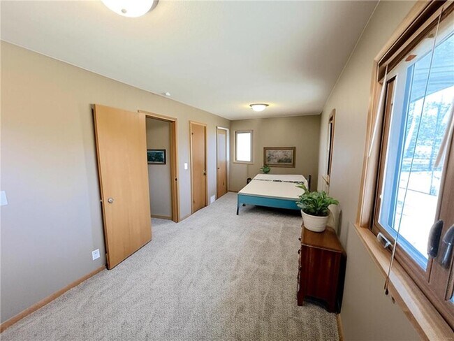 Foto del edificio - 10809 Abbott Ave S