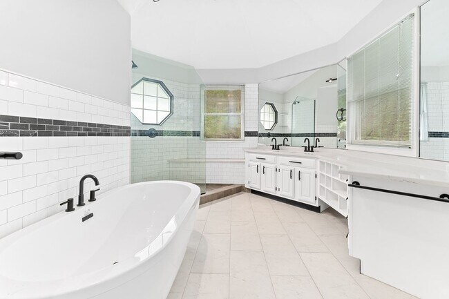 Foto del edificio - 4673 Shadyside Ln