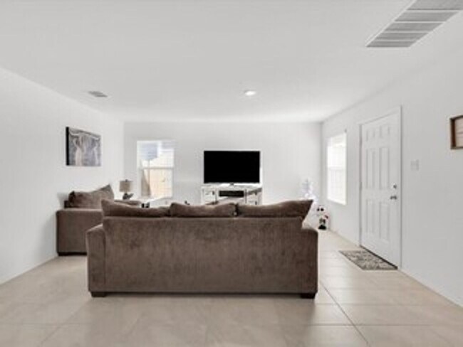 Foto del edificio - 208 Rubylace Dr