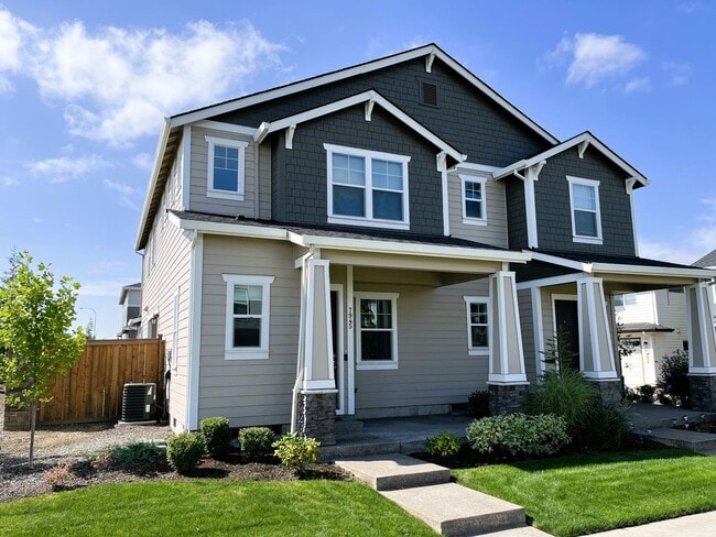 Modern Luxury Meets Convenience in Hillsboro - Modern Luxury Meets Convenience in Hillsboro House
