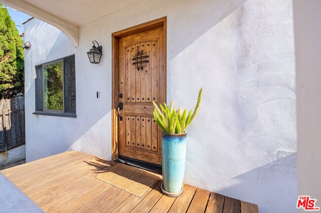 Foto del edificio - 739 Isabel St