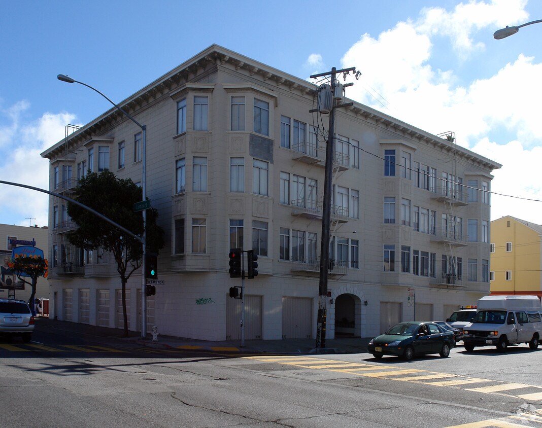 Primary Photo - 1995 Lombard St