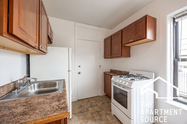 Foto del edificio - 2651 N Spaulding Ave