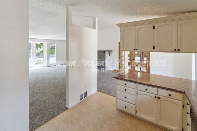 Building Photo - 5806 W Pacific Park Dr