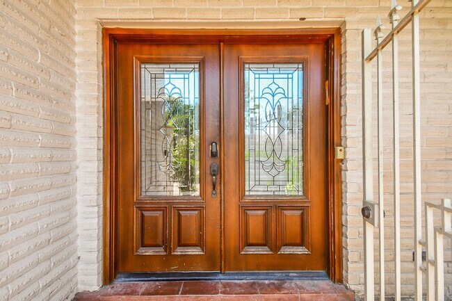 Foto del edificio - 7706 Coachwood Dr