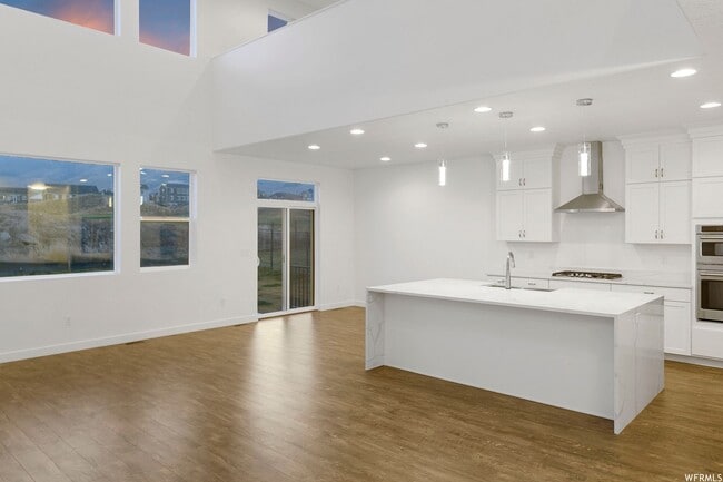 Foto del edificio - Stunning Home Right on the Golf Course!