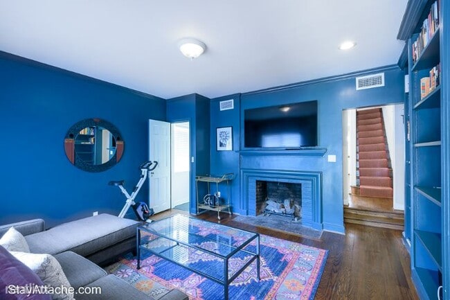 Building Photo - 3 br, 3.5 bath Townhome - 1511 34th St NW