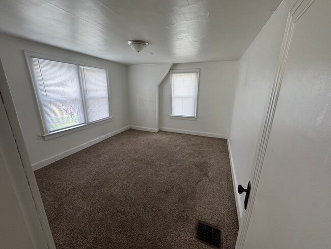 Building Photo - 663 Eastmoor Blvd