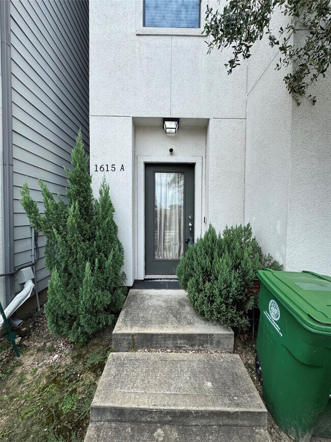 Foto del edificio - 1615 Milby St