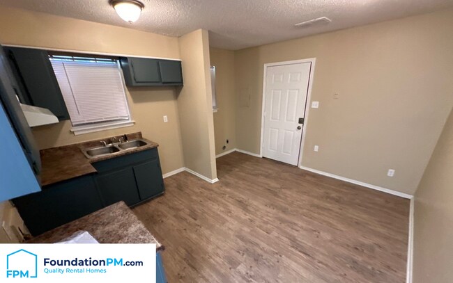 Foto del edificio - 1495 Oriole St