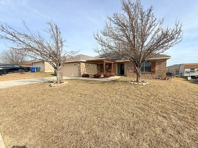 Building Photo - RENT REDUCTION & RENT SPECIAL - AVAILABLE NOW!