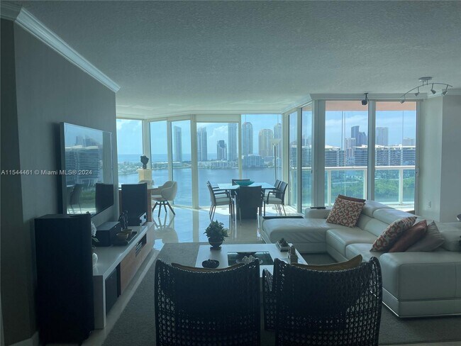 Foto del edificio - 3370 Hidden Bay Dr