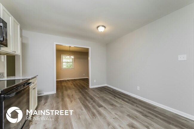 Foto del edificio - 332 Foxcroft Dr