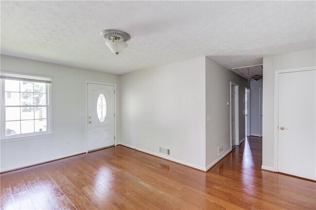 Foto del edificio - 4647 Candlewyck Way