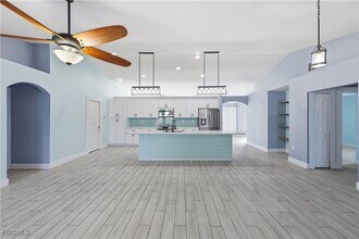 Building Photo - 1134 NE 4th Pl