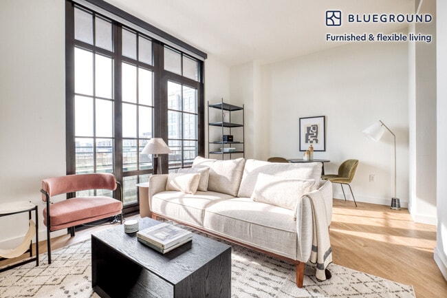 Building Photo - 550 Morse St NE