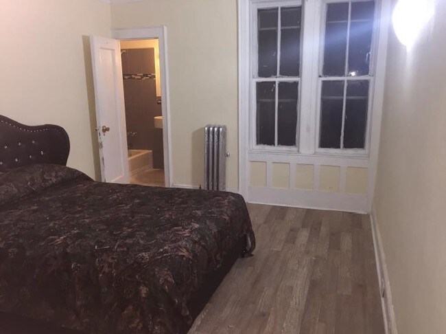 Interior Photo - 363 E 21st St