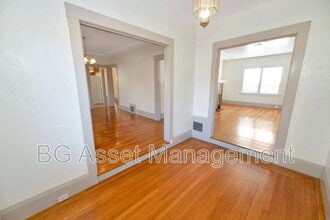 Building Photo - 3808 Lakeshore Ave