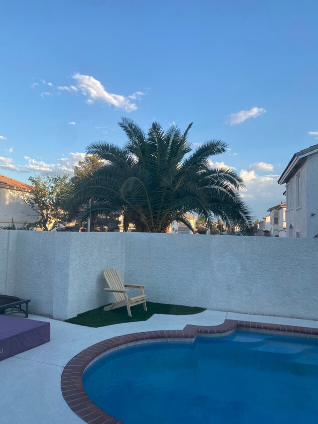 Building Photo - 8485 Opal Splendor Ave