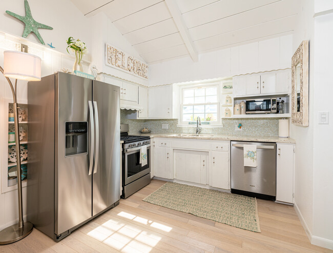 New appliances 2020 in full kitchen - 208 Avenida De La Grulla