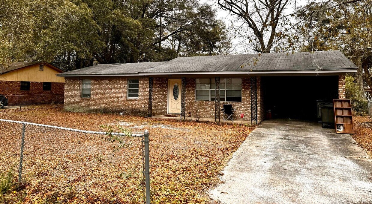 Primary Photo - 3 br, 1.5 bath House - 644 Caines Road