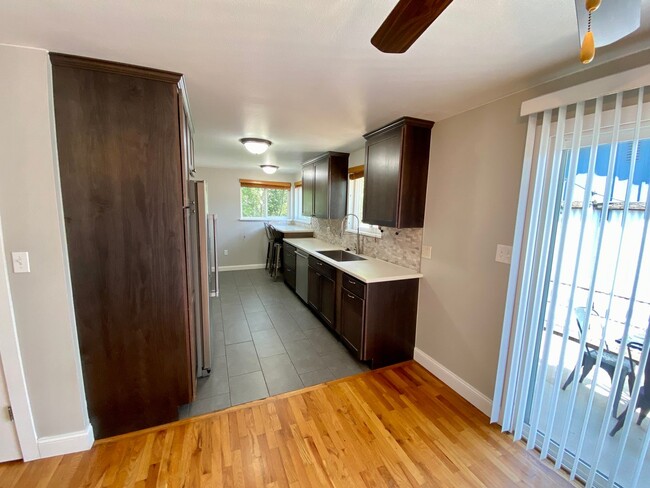 Building Photo - University Gem with Spacious Yard & Garage...