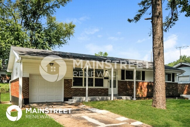 Building Photo - 9827 Portage Dr