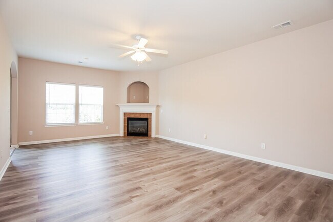Foto del edificio - 3062 Clover Rd NW