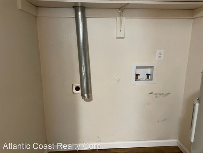 Foto del edificio - 3 br, 1.5 bath House - 6049A Old College D...