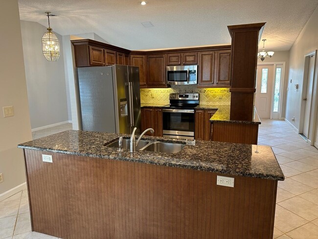 Building Photo - 22421 Ensenada Way
