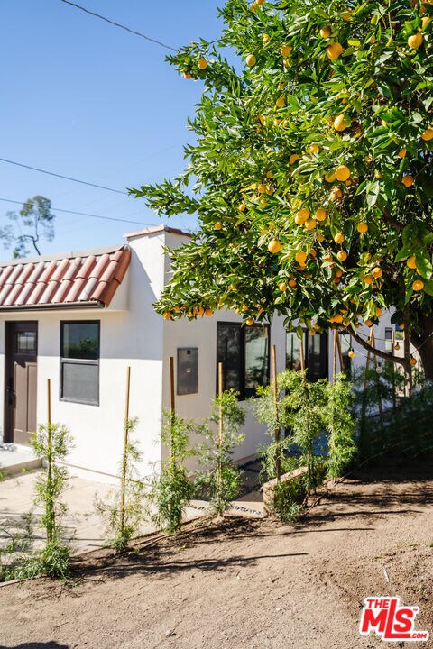 Foto del edificio - 5175 Caspar Ave