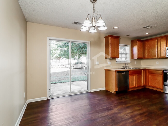 Building Photo - 194 Stoney Xing