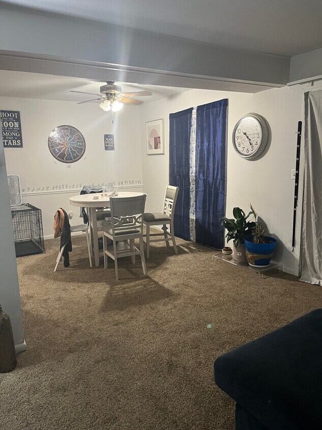 Foto del edificio - 9416 Bales Ave