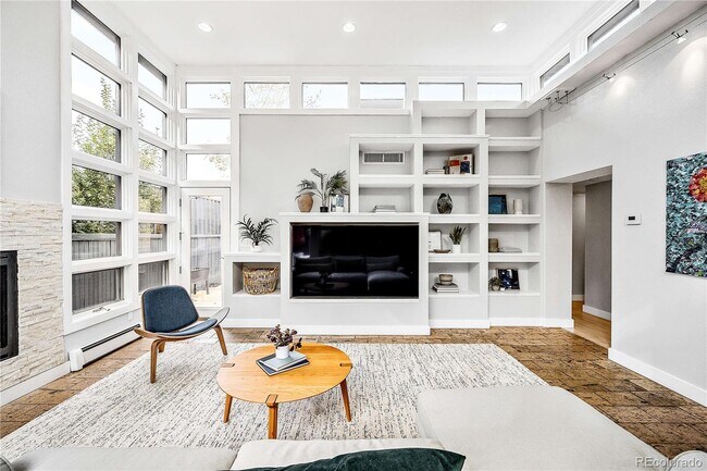 Foto del edificio - 4815 E 6th Ave Pkwy