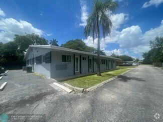 Building Photo - 4655 SW 33rd Ave