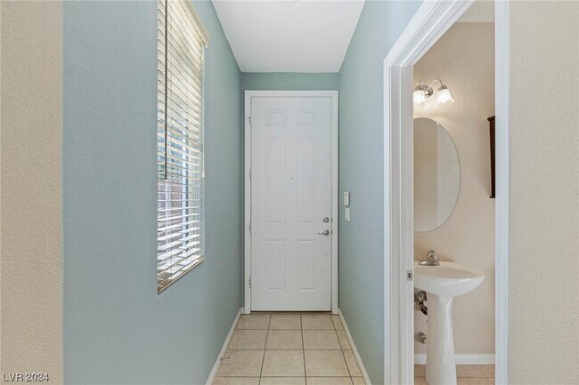 Foto del edificio - 9268 Moonlight Nest Ln